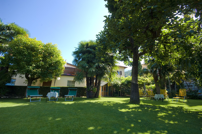 Garni Ischia's side garden